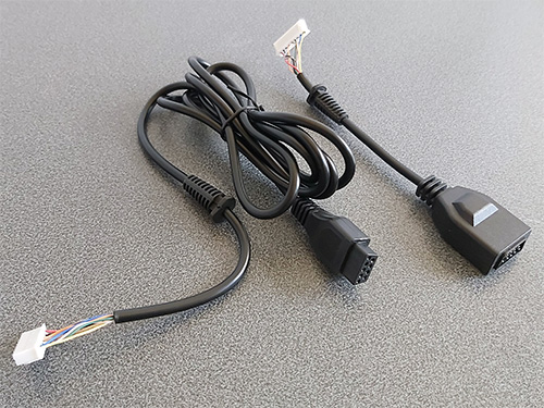 Photo of the connectors and cables