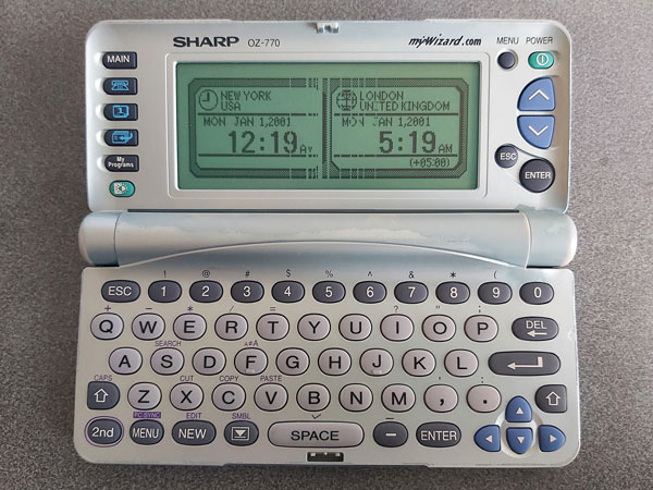 Photo of an OZ-770 with a faulty LCD