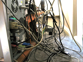 wiring_mess.jpg